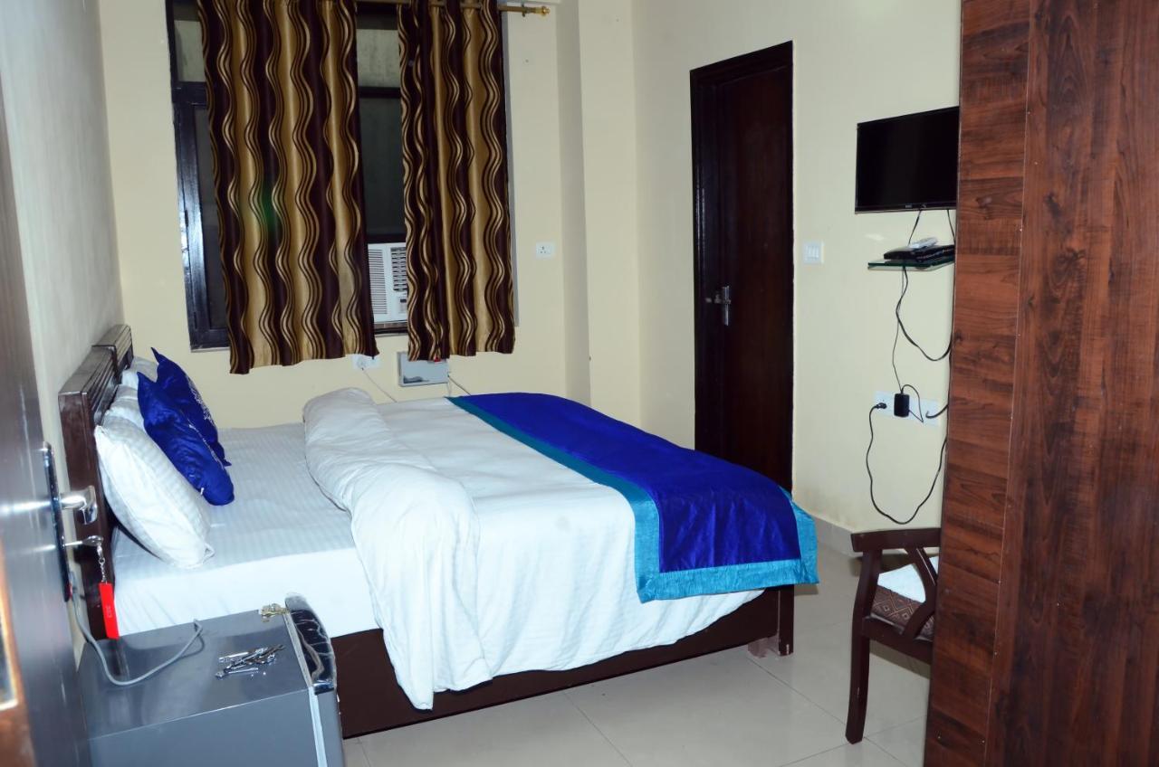 Hotel Rampal Palace New Delhi Luaran gambar