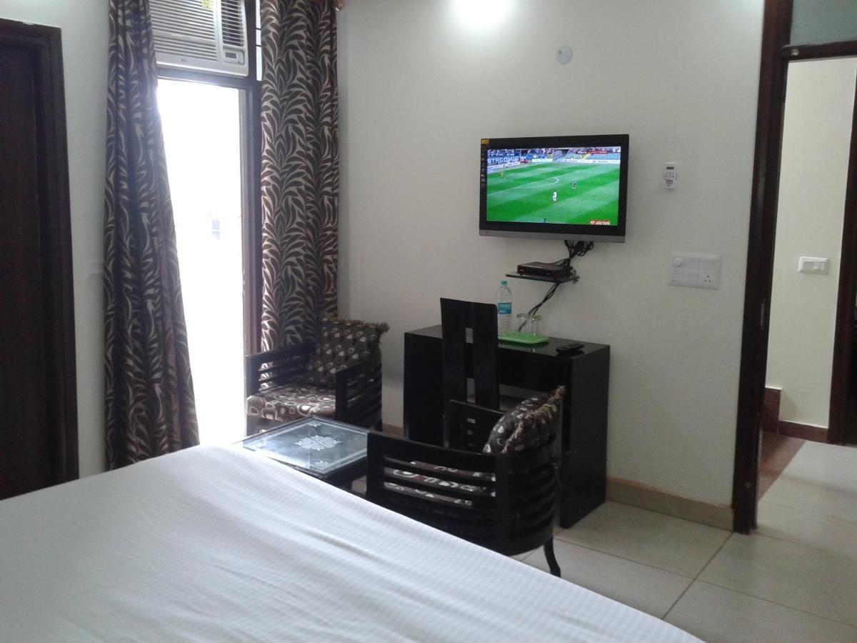 Hotel Rampal Palace New Delhi Luaran gambar