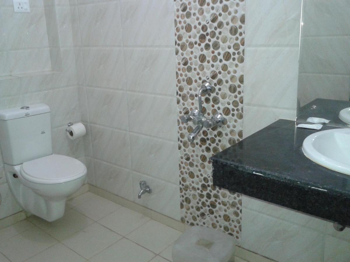 Hotel Rampal Palace New Delhi Luaran gambar